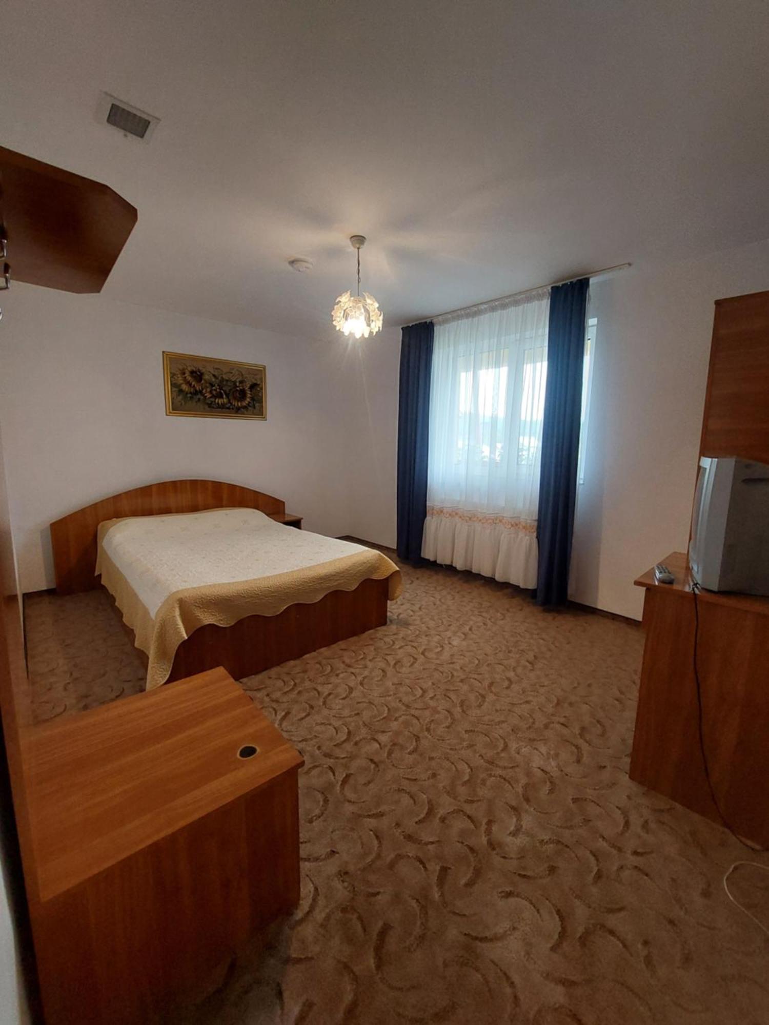 Steaua Nordului Hotel Târgu Neamț Buitenkant foto