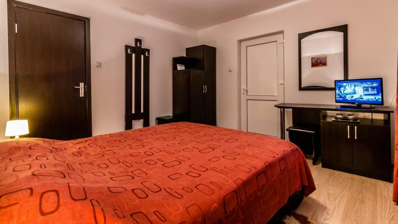 Steaua Nordului Hotel Târgu Neamț Buitenkant foto